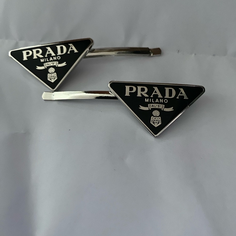 Triangular Black and Silver hair barrettes